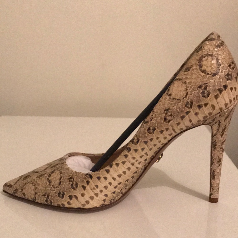 NIB DVF Bethany Viper Snakeskin nude stilettos 8
